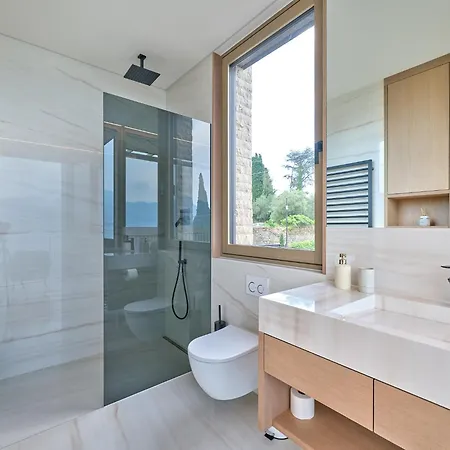 Luxury La Baia Apartment