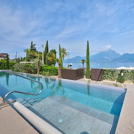 Luxury La Baia Apartment Torri Del Benaco